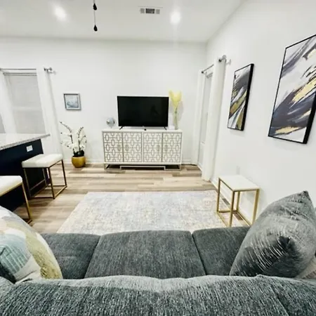 Modern City Nola Apartment Near Super Dome With Parking
